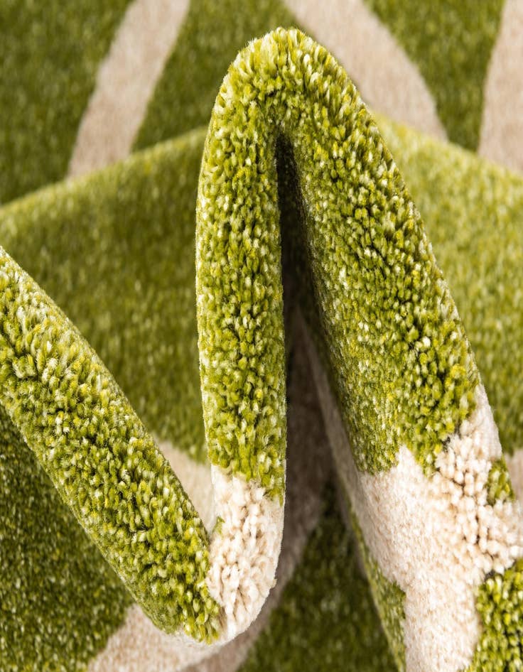 Detail image of  8' x 8' Lattice Round Rug