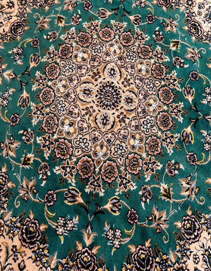 Detail image of  4' 11 x 4' 11 Nain Round Rug