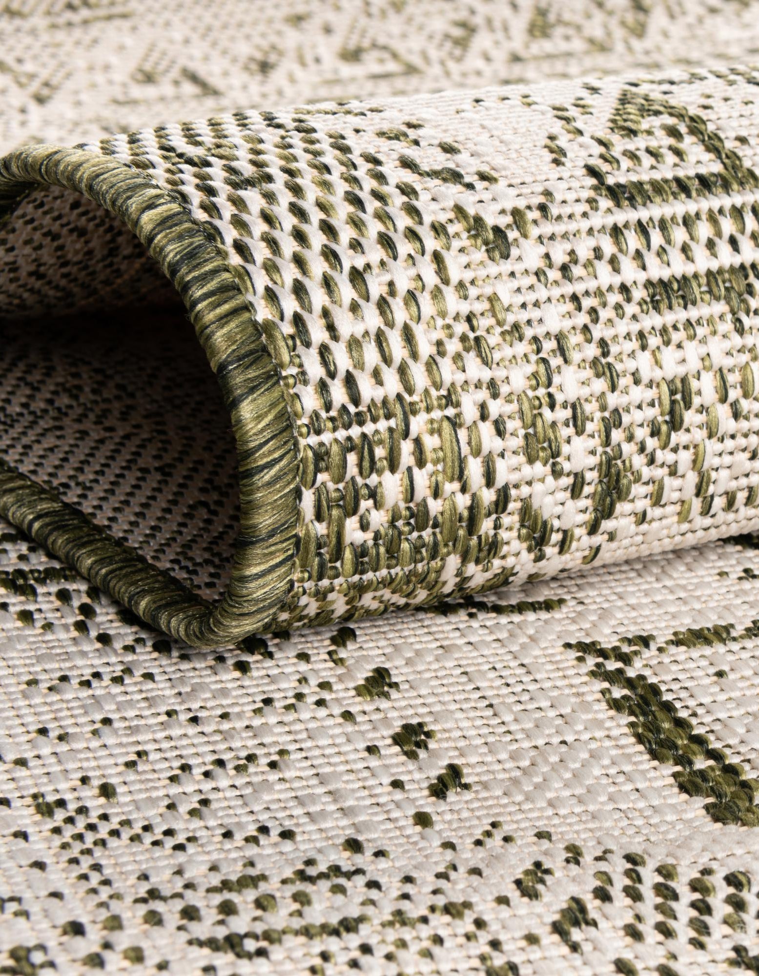 Green 10' x 10' Estelle Aztec Indoor / Outdoor Round Rug | Rugs.com