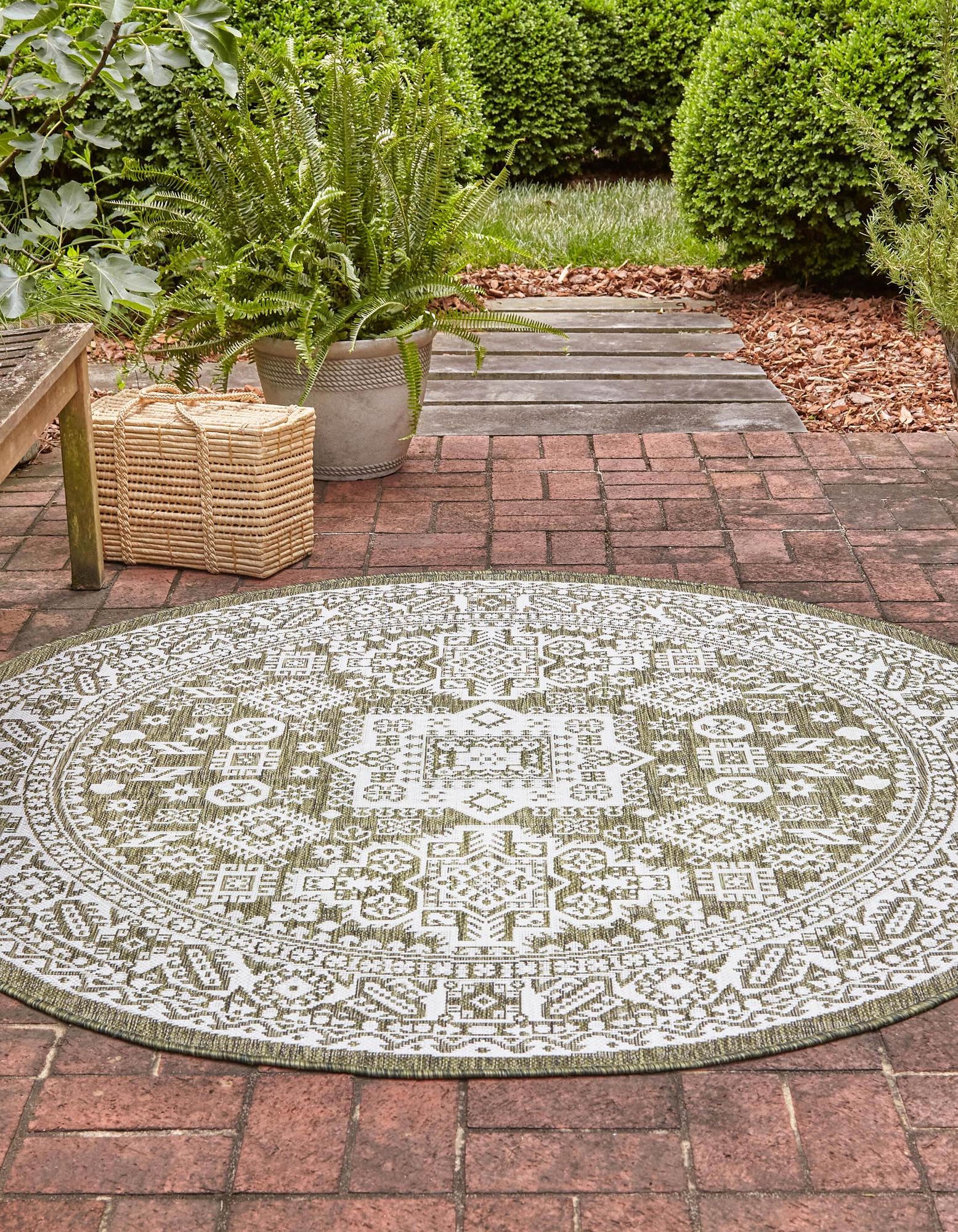 Green 13' x 13' Aztec Indoor / Outdoor Round Rug | Rugs.com
