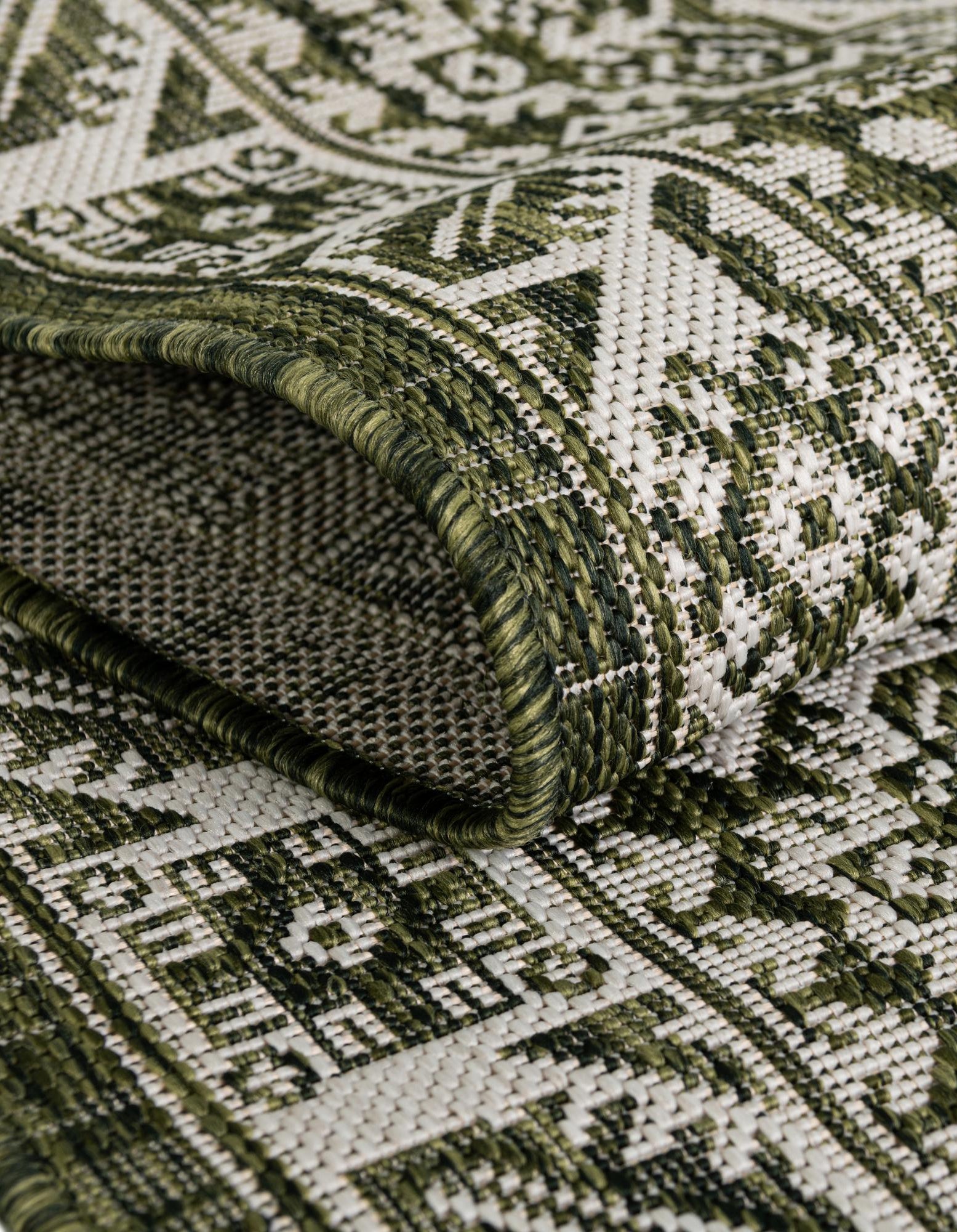 Green 13' x 13' Aztec Indoor / Outdoor Round Rug | Rugs.com