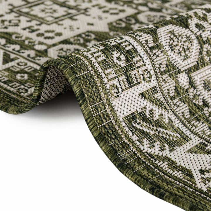 Green 3' 3 x 3' 3 Aztec Outdoor Round Rug | Rugs.com