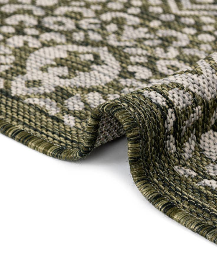 Detail image of  13' x 13'  Washable Border Indoor / Outdoor Round Rug