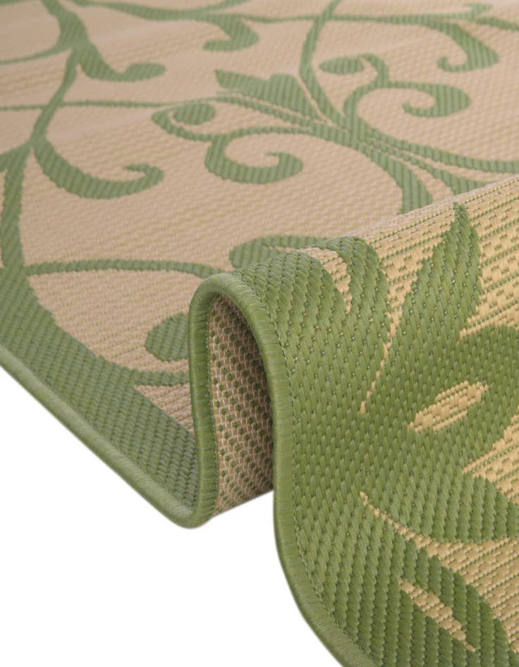 Detail image of  6' x 6'  Washable Botanical Indoor / Outdoor Round Rug