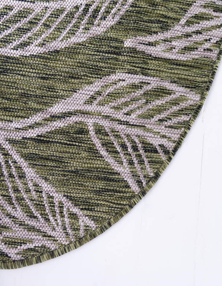 Detail image of  4' x 4'  Washable Botanical Indoor / Outdoor Round Rug