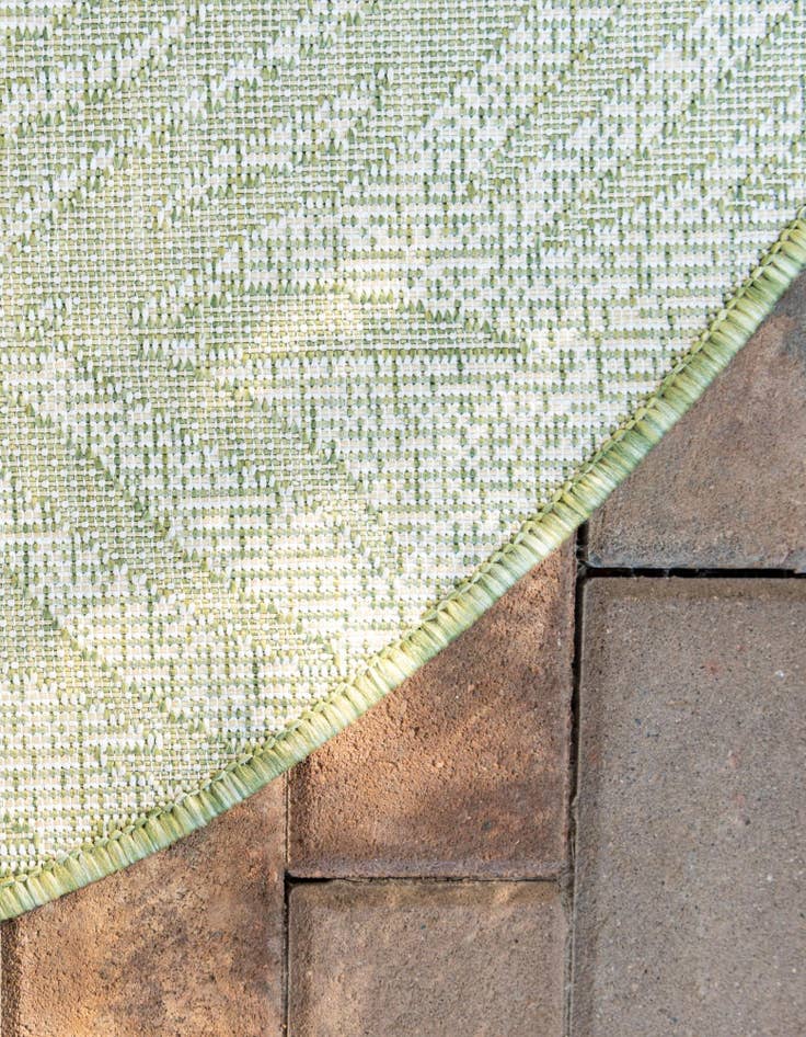 Detail image of  13' x 13'  Washable Botanical Indoor / Outdoor Round Rug