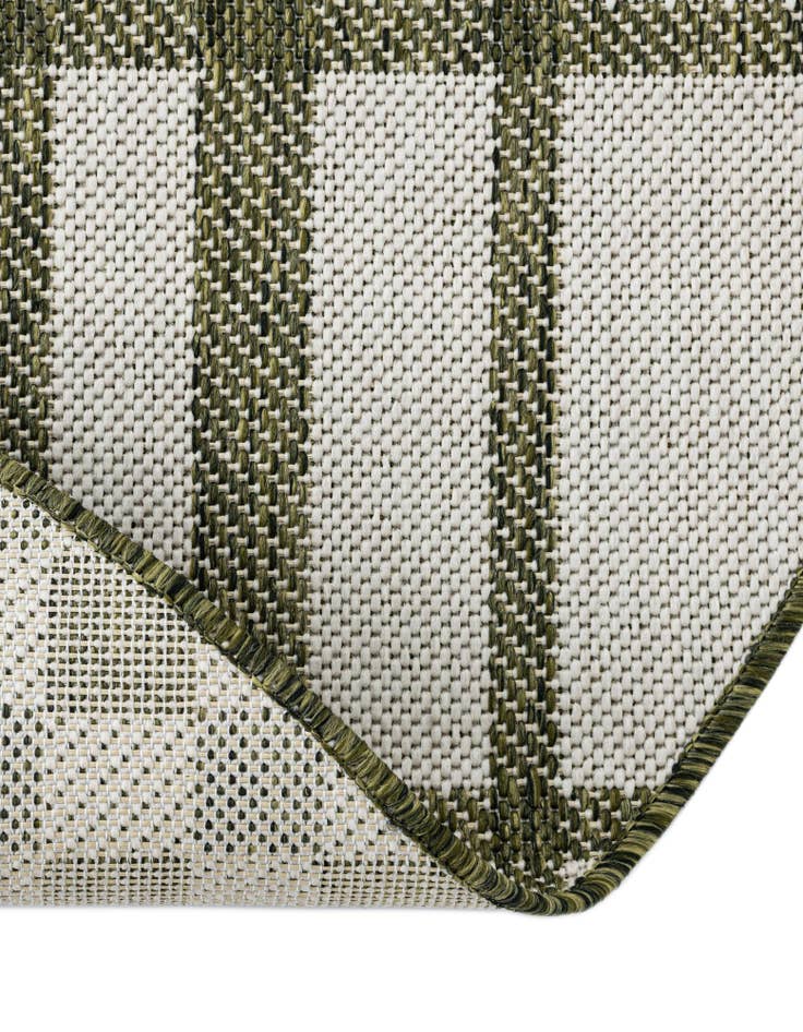 Detail image of  7' 10 x 7' 10  Washable Checkered Indoor / Outdoor Round Rug