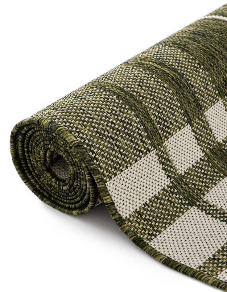 Detail image of  7' 10 x 7' 10  Washable Checkered Indoor / Outdoor Round Rug