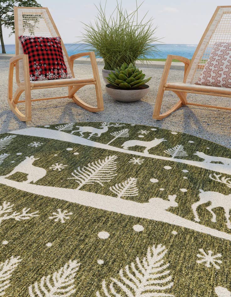 Detail image of  3' x 3'  Washable Holiday Indoor / Outdoor Round Rug
