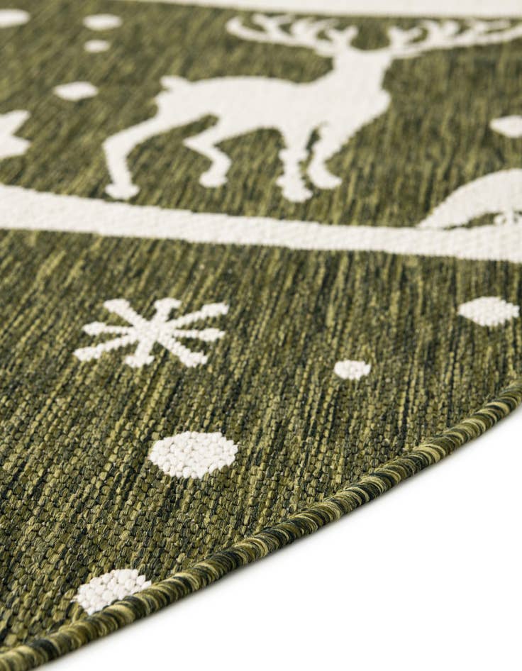 Detail image of  3' x 3'  Washable Holiday Indoor / Outdoor Round Rug