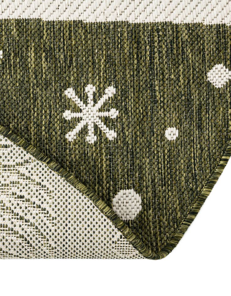 Detail image of  3' x 3'  Washable Holiday Indoor / Outdoor Round Rug