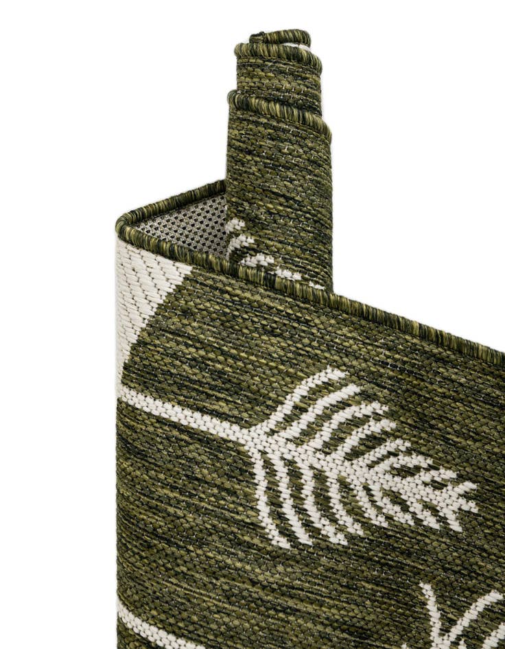 Detail image of  3' x 3'  Washable Holiday Indoor / Outdoor Round Rug