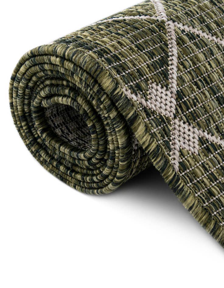Detail image of  5' 3 x 5' 3  Washable Lattice Indoor / Outdoor Round Rug