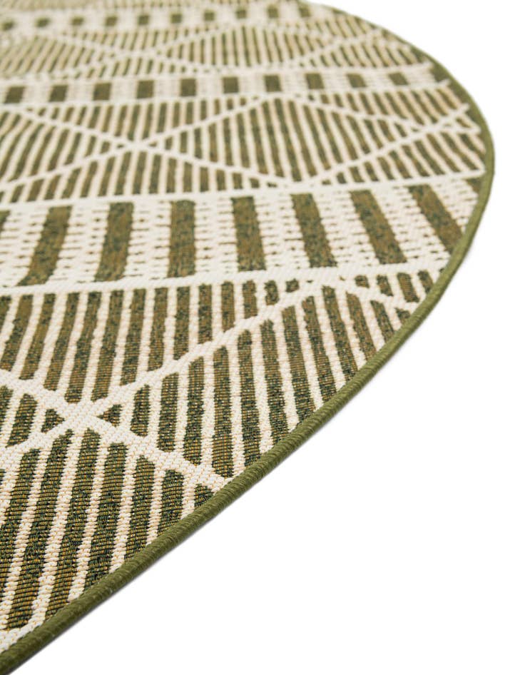Detail image of  7' 10 x 7' 10  Washable Lattice Indoor / Outdoor Round Rug