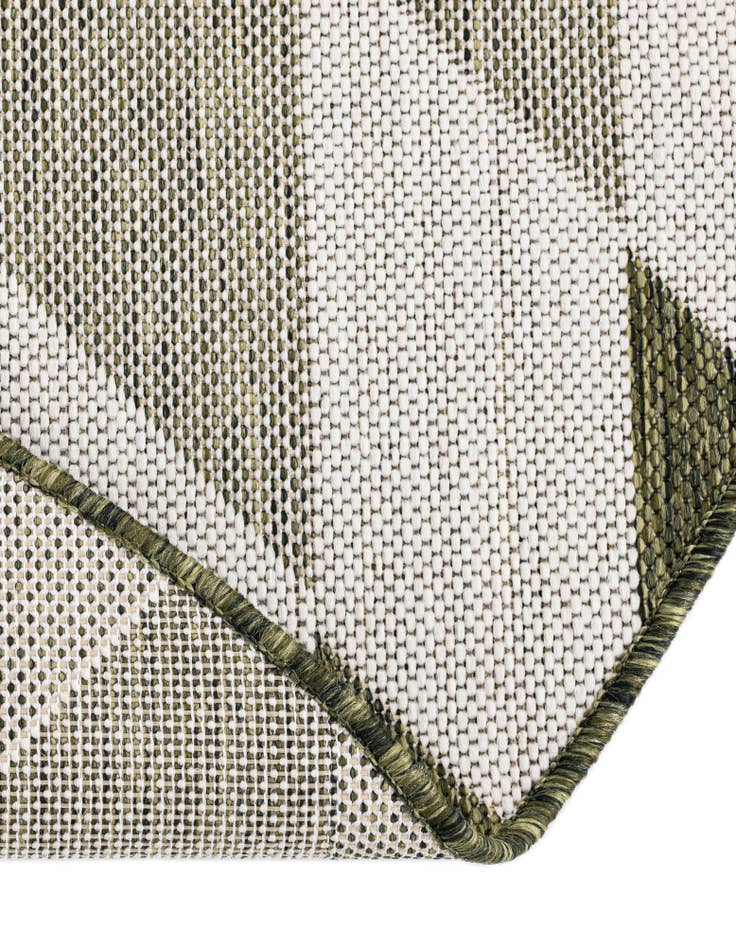 Detail image of  7' 10 x 7' 10  Washable Modern Indoor / Outdoor Round Rug