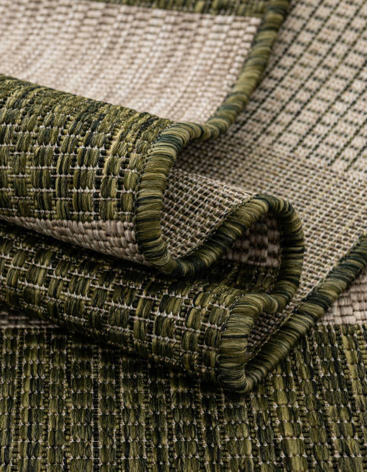 Detail image of  12' x 12'  Washable Ribbon Indoor / Outdoor Round Rug