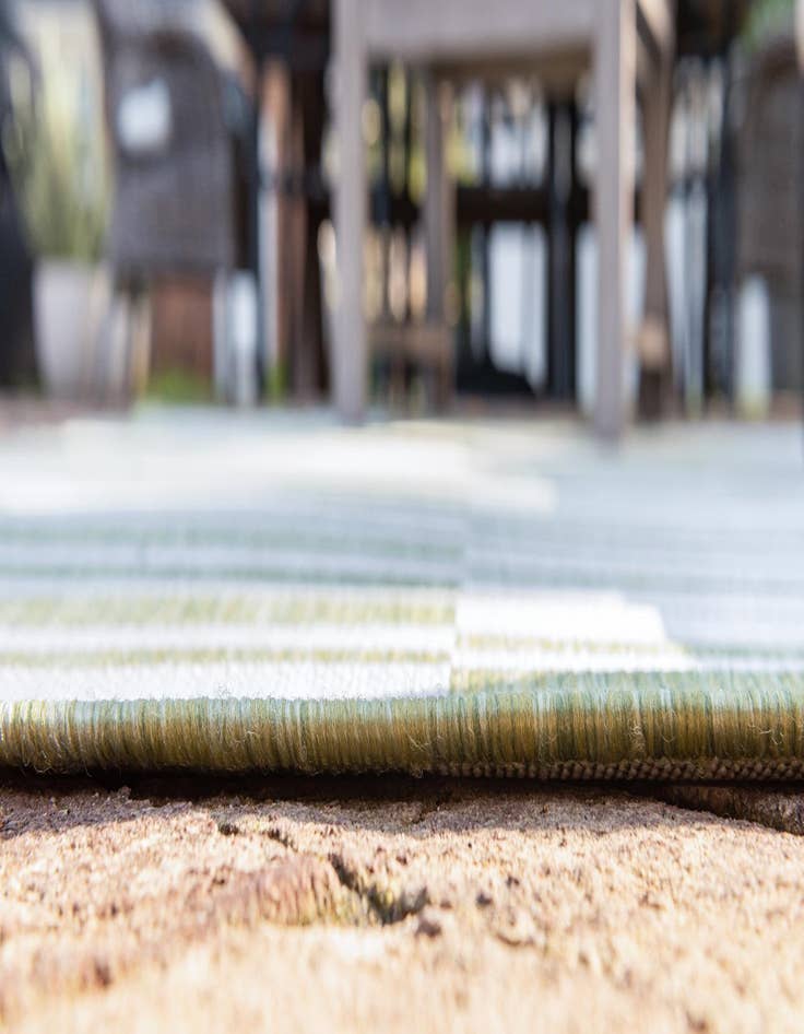 Detail image of  7' 10 x 7' 10  Washable Ribbon Indoor / Outdoor Round Rug