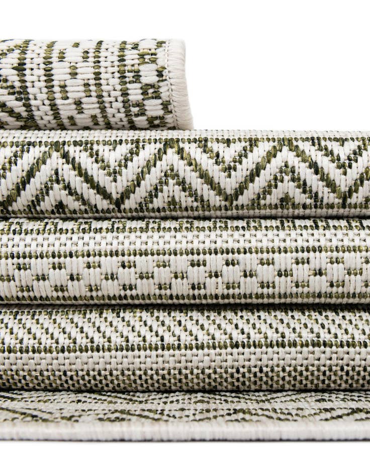 Detail image of  5' 3 x 5' 3  Washable Ribbon Indoor / Outdoor Round Rug