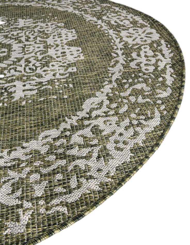 Detail image of  13' x 13'  Washable Traditional Indoor / Outdoor Round Rug