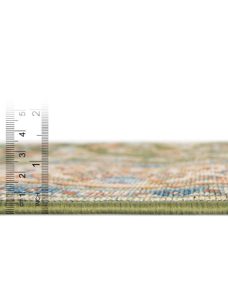 Detail image of  7' 10 x 7' 10  Washable Traditional Indoor / Outdoor Round Rug