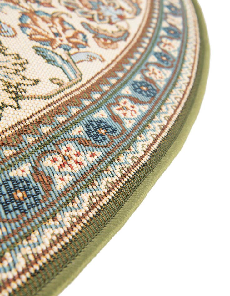 Detail image of  7' 10 x 7' 10  Washable Traditional Indoor / Outdoor Round Rug
