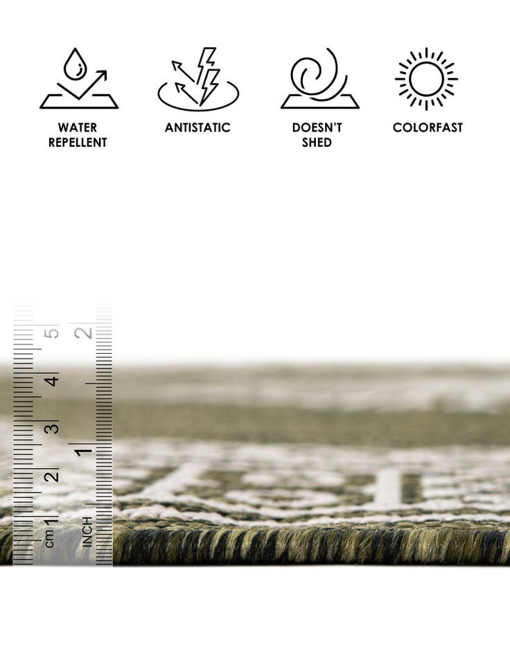 Detail image of  13' x 13'  Washable Traditional Indoor / Outdoor Round Rug