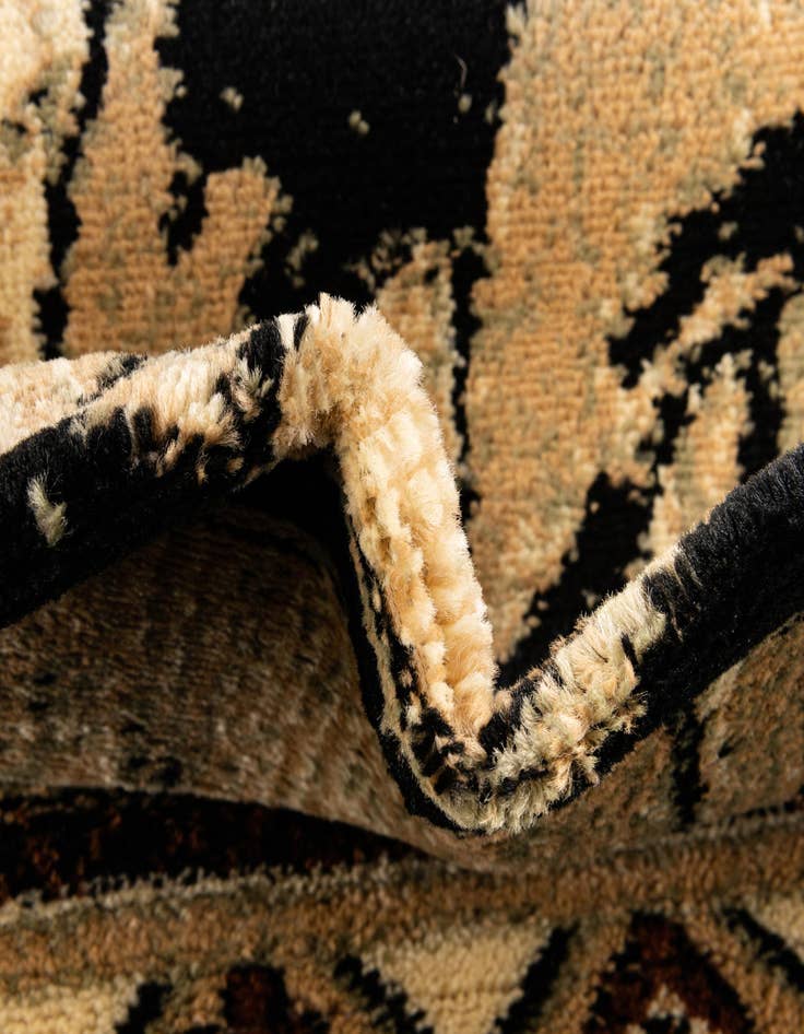 Detail image of  4' x 4' Pioneer Round Rug