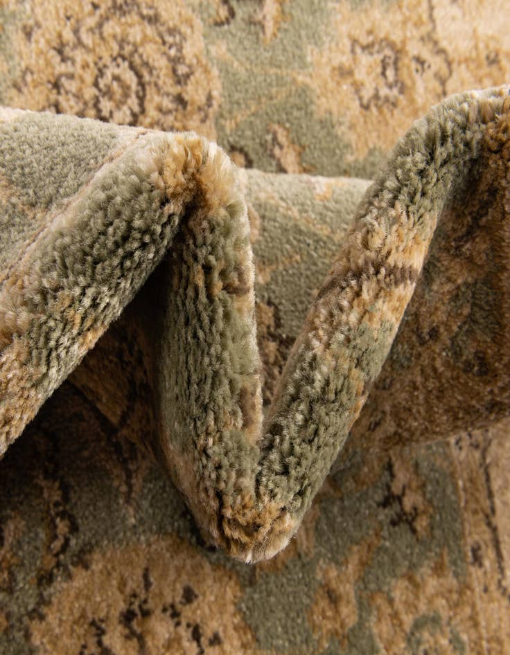 Detail image of  2' 7 x 10' Chelsea Runner Rug