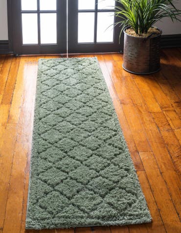  2' x 6' 9 Lattice Shag Runner Rug