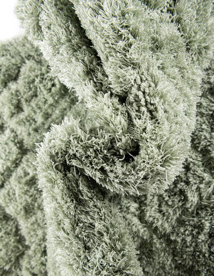 Detail image of  2' x 6' 9 Lattice Shag Runner Rug