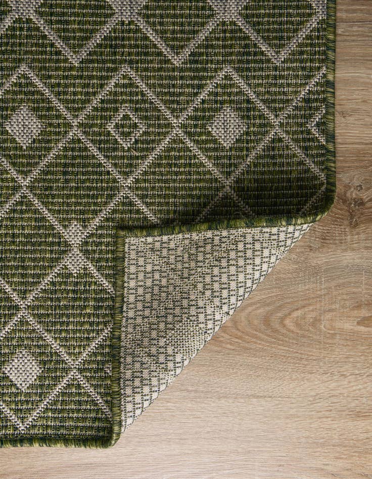 Detail image of 2' x 6' Washable Lattice Indoor / Outdoor Runner Rug