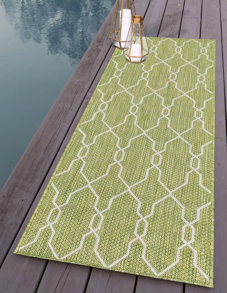 Detail image of  2' x 6'  Washable Lattice Indoor / Outdoor Runner Rug