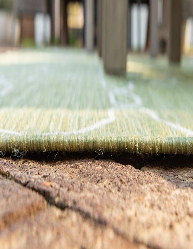 Detail image of  2' x 6'  Washable Lattice Indoor / Outdoor Runner Rug