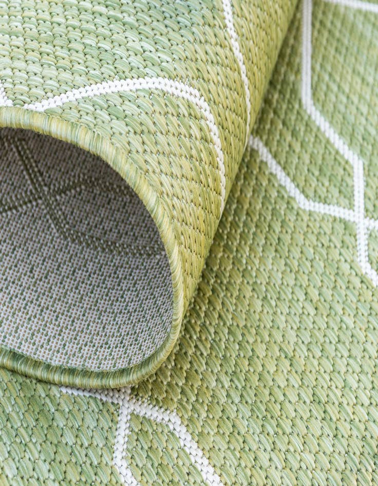 Detail image of  2' x 6'  Washable Lattice Indoor / Outdoor Runner Rug