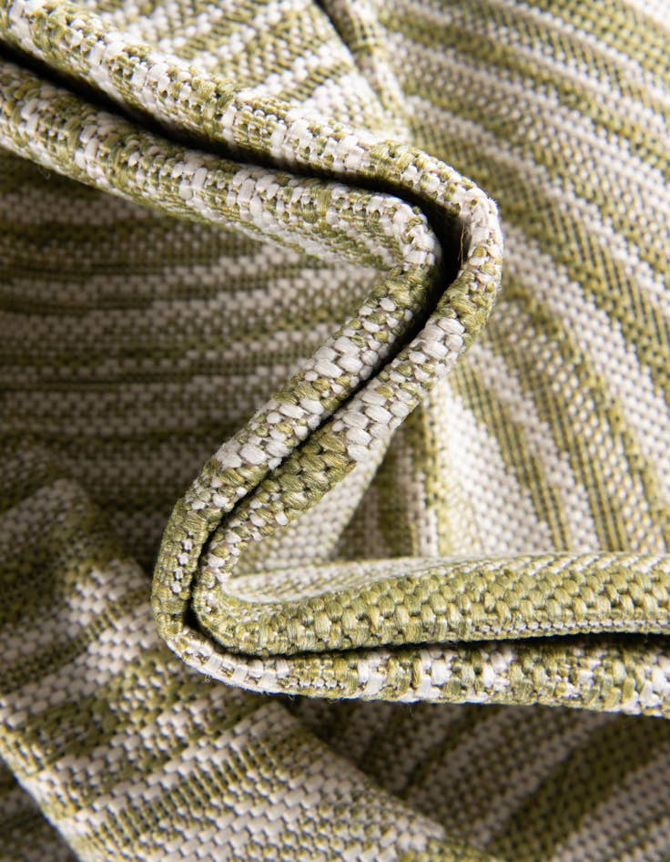 Detail image of  2' x 6'  Washable Modern Indoor / Outdoor Runner Rug