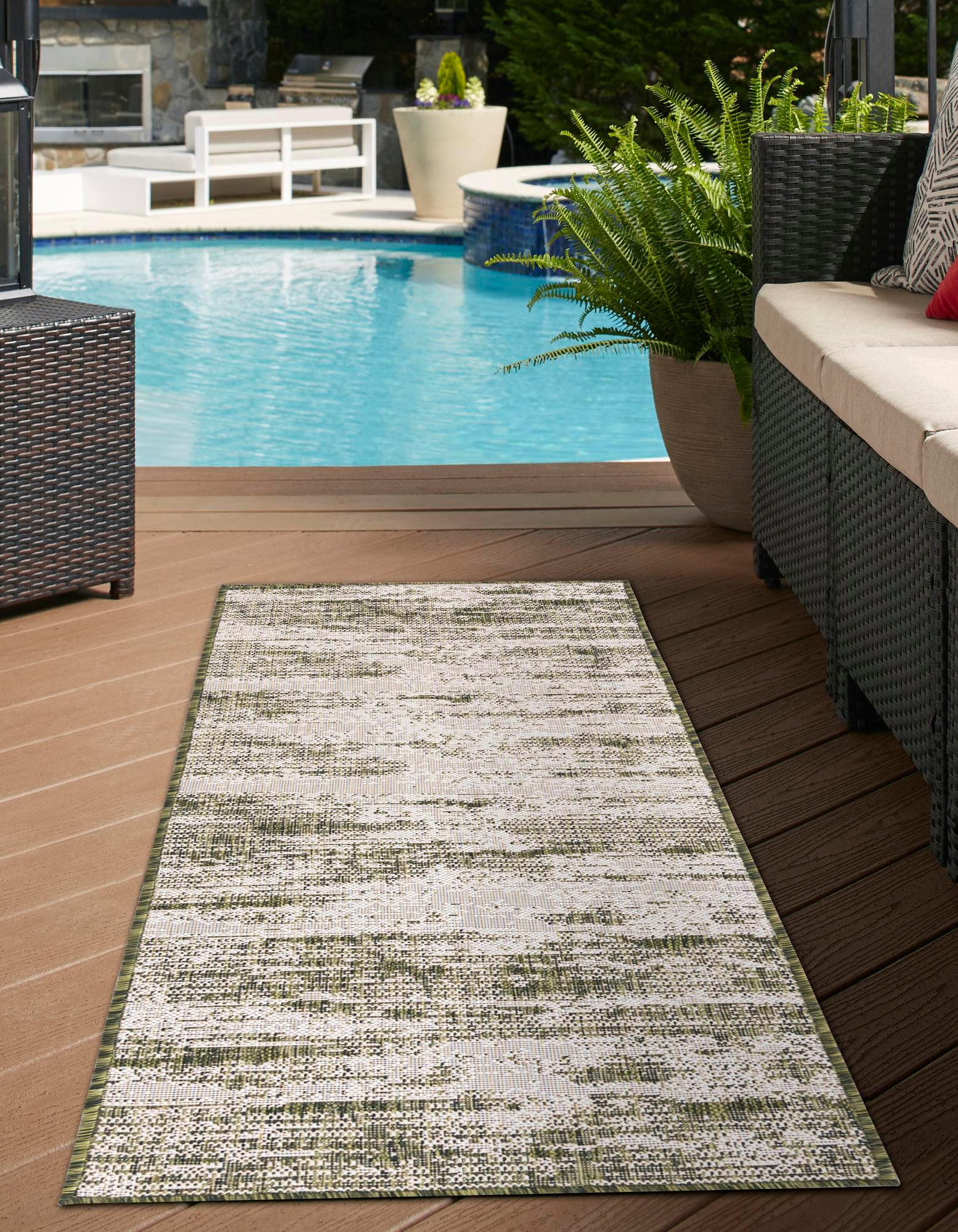 Green 2 7 X 10 Modern Indoor Outdoor Runner Rug Rugs Green 2 7 x 10 modern indoor outdoor runner rug rugs