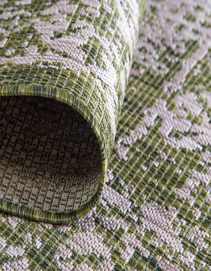 Detail image of  2' x 6'  Washable Traditional Indoor / Outdoor Runner Rug