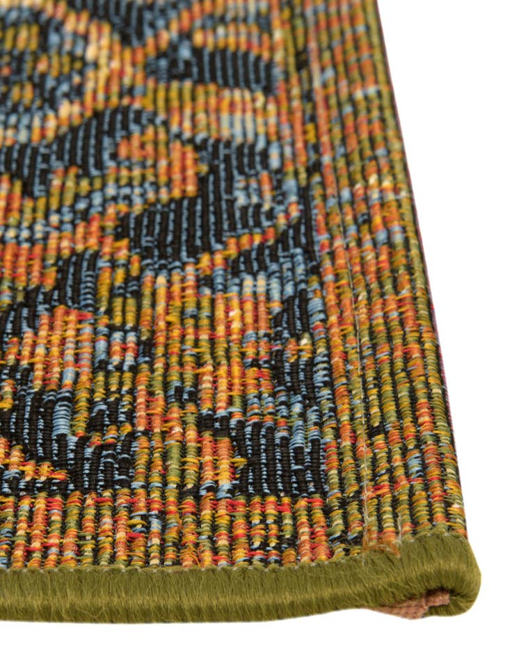 Detail image of  2' 7 x 5' 3  Washable Traditional Indoor / Outdoor Runner Rug