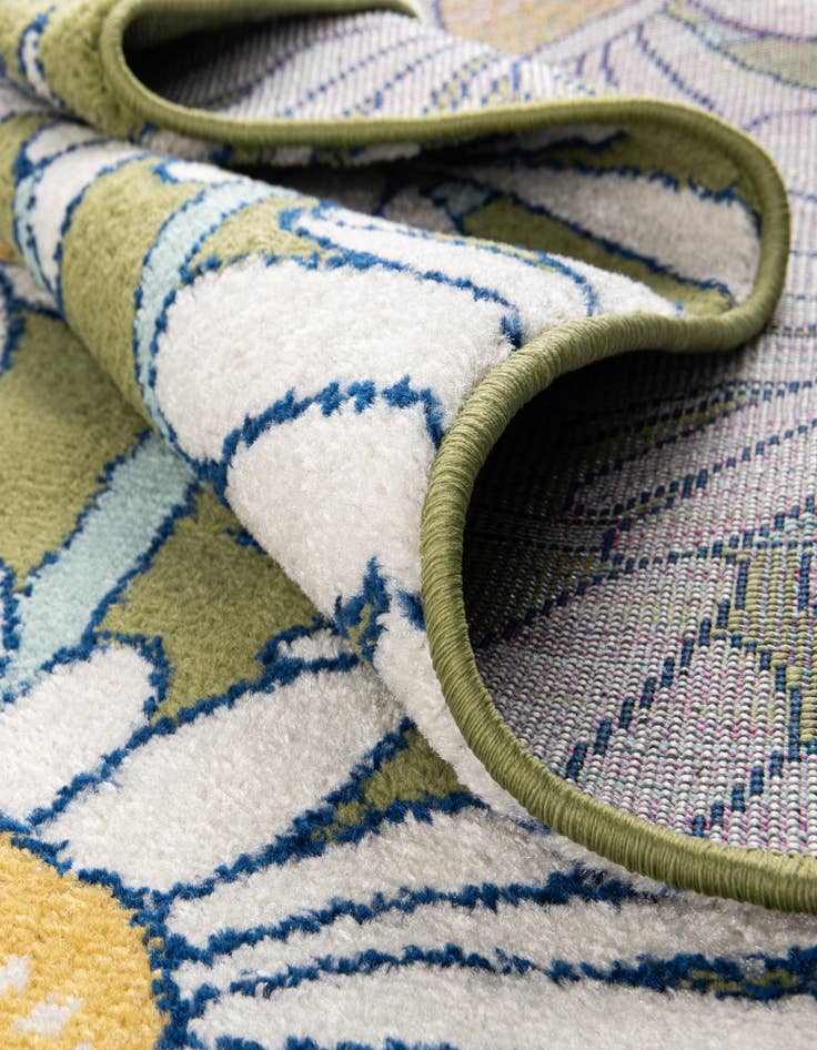 Detail image of  7' 10 x 7' 10 Bloom Square Rug