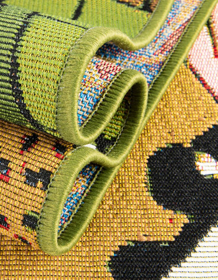 Detail image of  7' 10 x 7' 10  Washable Botanical Indoor / Outdoor Square Rug