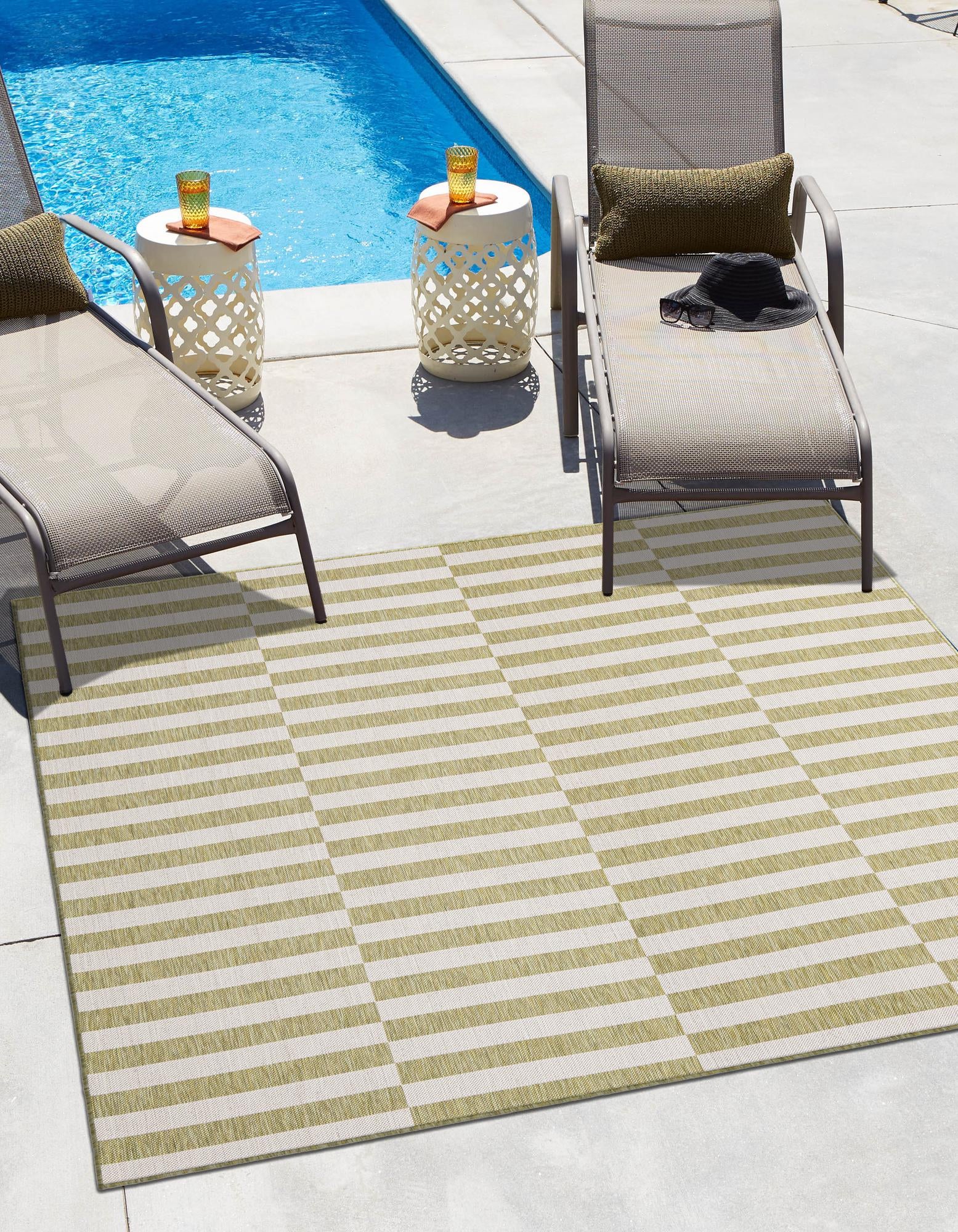 Green 6' x 6' Ribbon Indoor / Outdoor Square Rug | Rugs.com