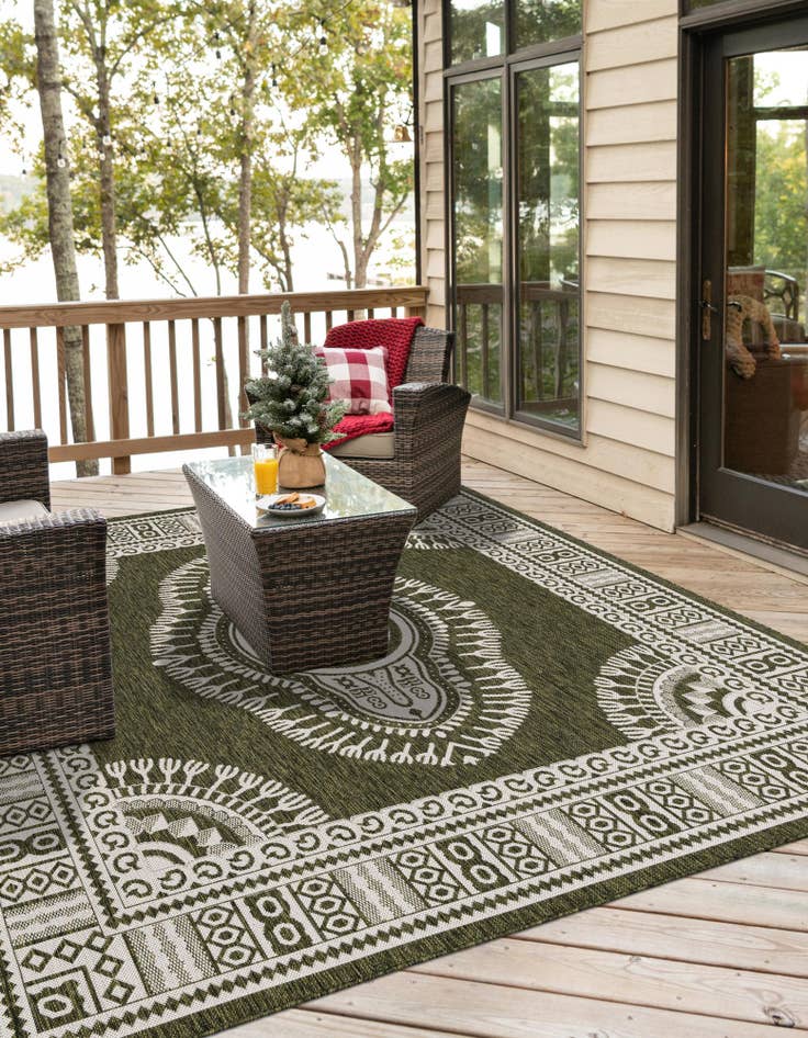 Detail image of  10' x 10'  Washable Traditional Indoor / Outdoor Square Rug