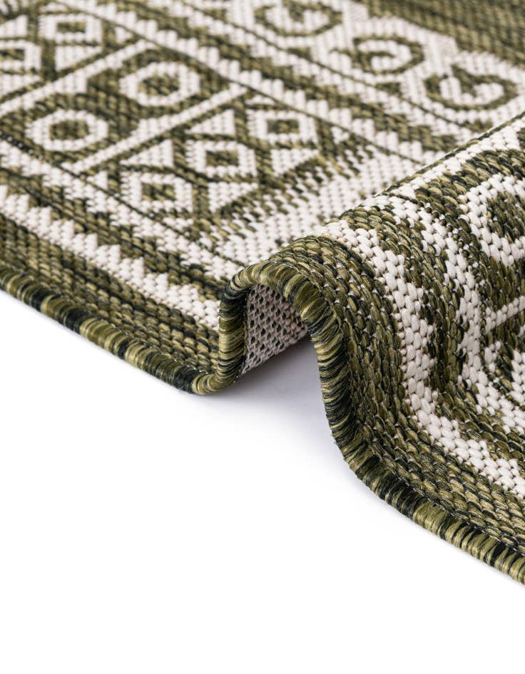 Detail image of  10' x 10'  Washable Traditional Indoor / Outdoor Square Rug