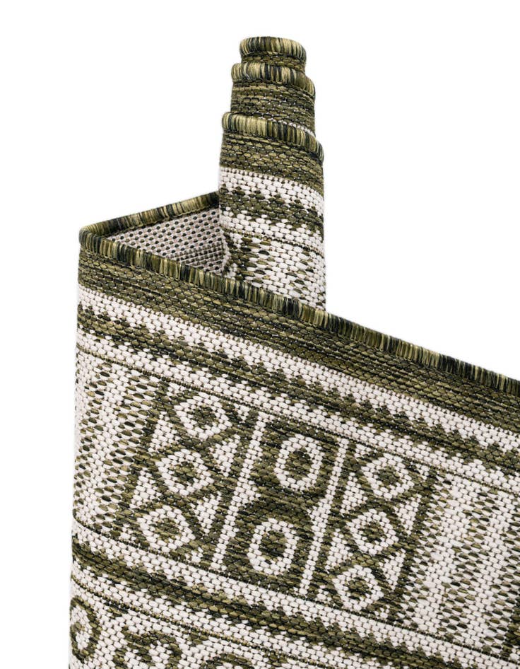 Detail image of  10' x 10'  Washable Traditional Indoor / Outdoor Square Rug