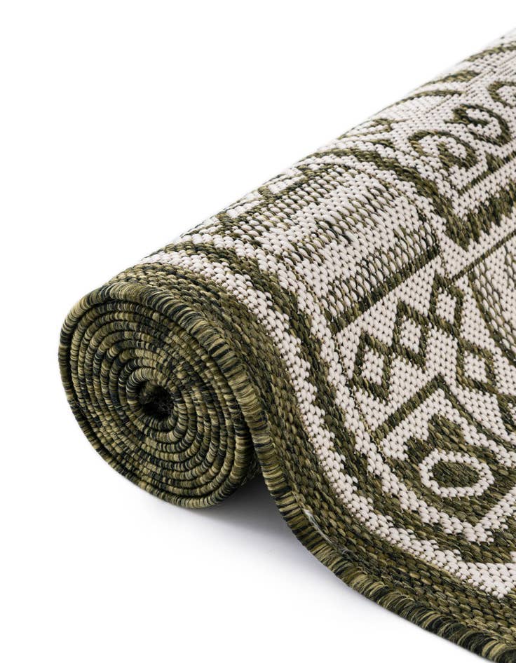 Detail image of  10' x 10'  Washable Traditional Indoor / Outdoor Square Rug