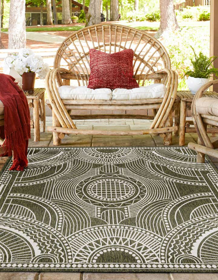 Green 10' x 10' Traditional Indoor / Outdoor Square Rug | Rugs.com