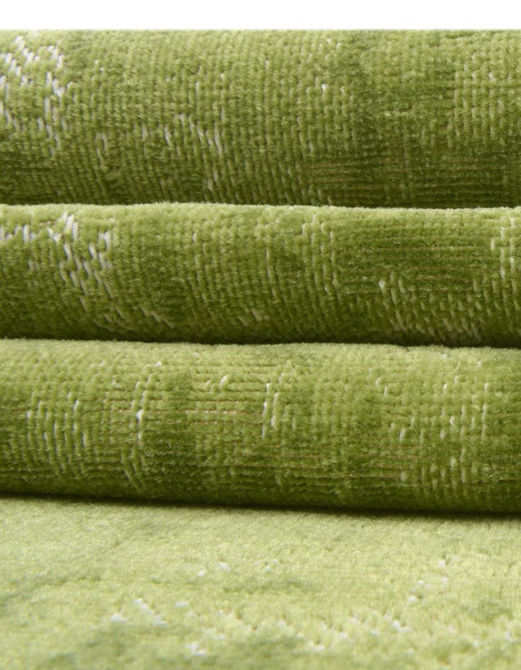 Detail image of  7' 10 x 7' 10 Valencia Square Rug