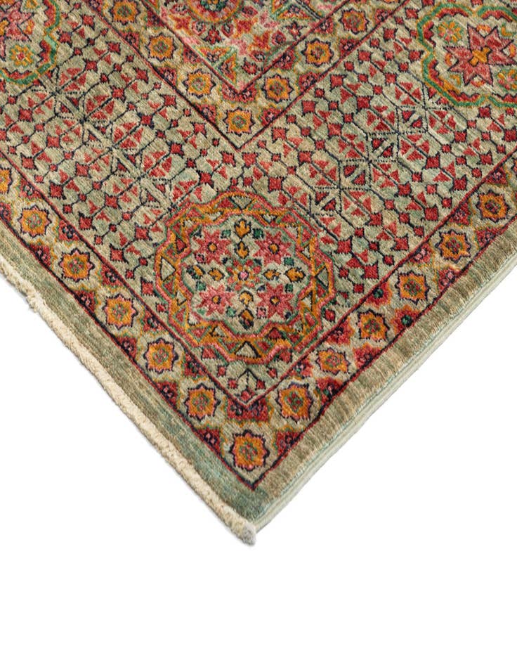 Detail image of  6' 8 x 9' 4 Amina Rug