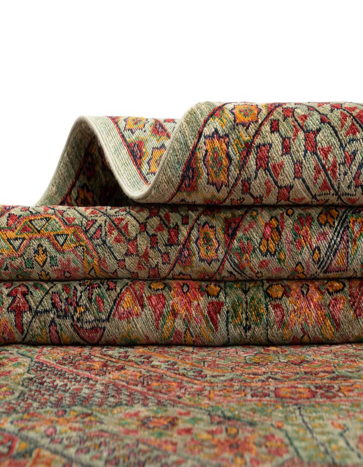 Detail image of  6' 8 x 9' 4 Amina Rug