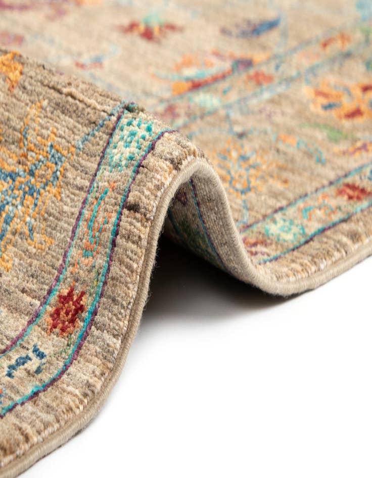 Detail image of 5' x 6' 10 Ariana Wool Rug